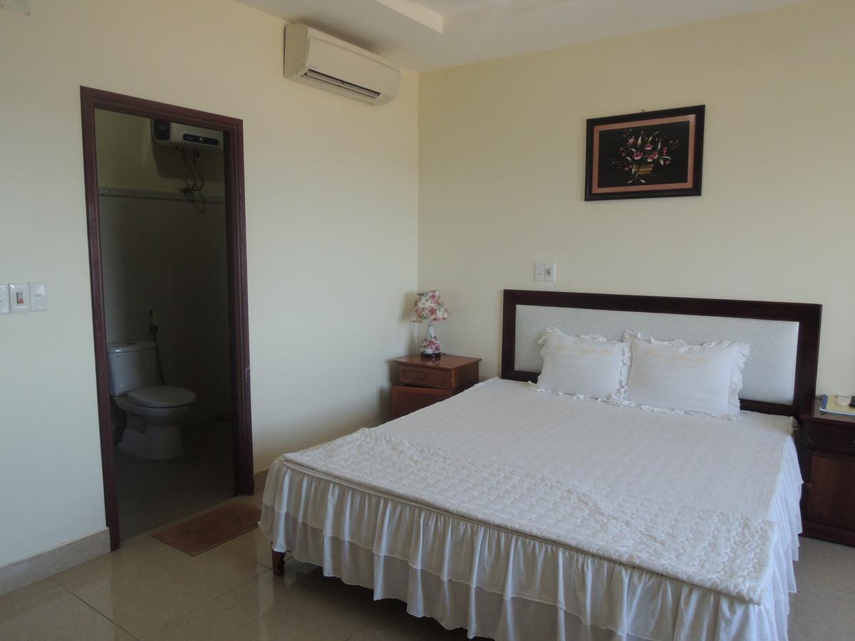 Ngan Ha Hotel Dong Hoi Exterior photo