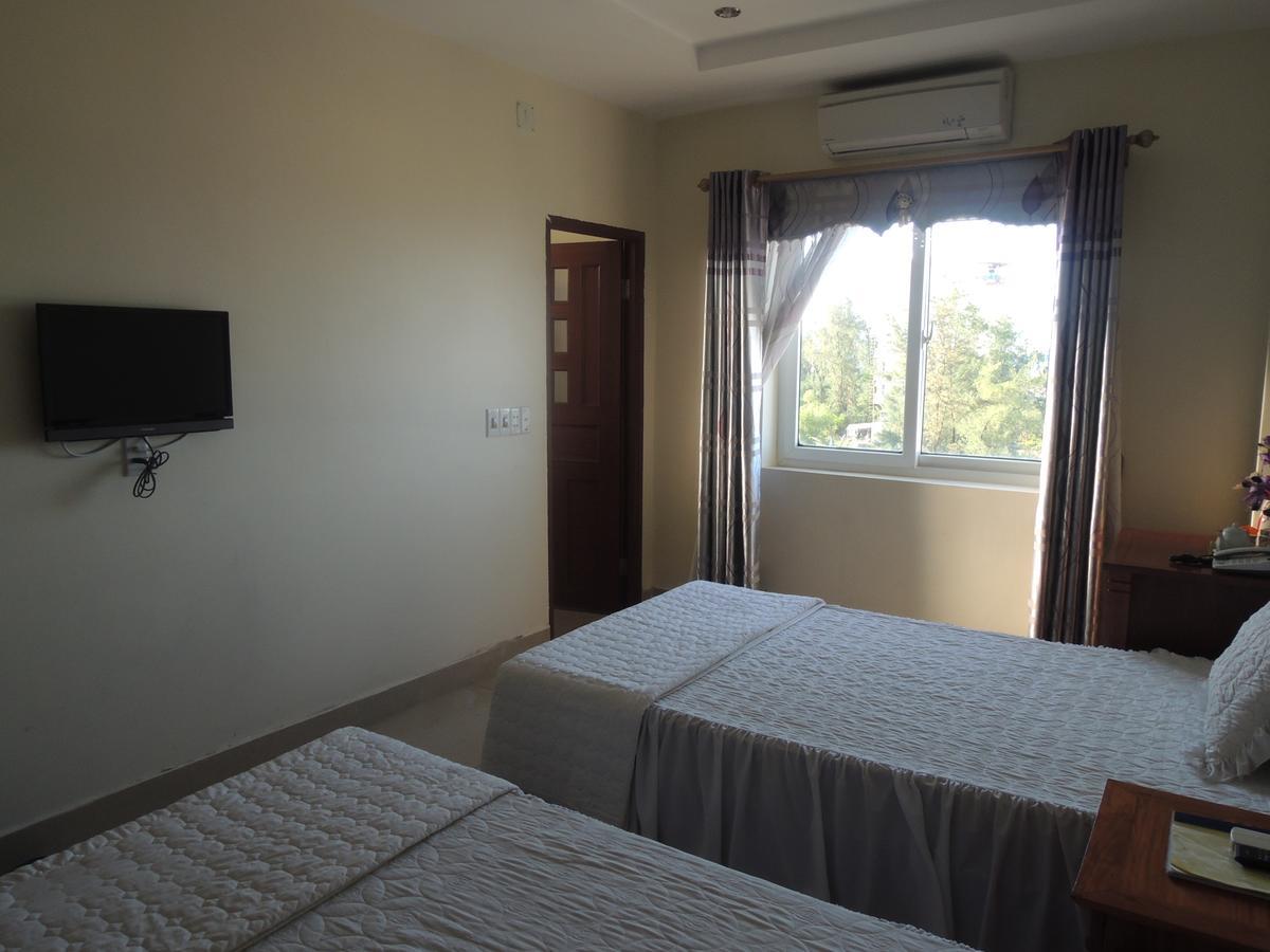Ngan Ha Hotel Dong Hoi Exterior photo